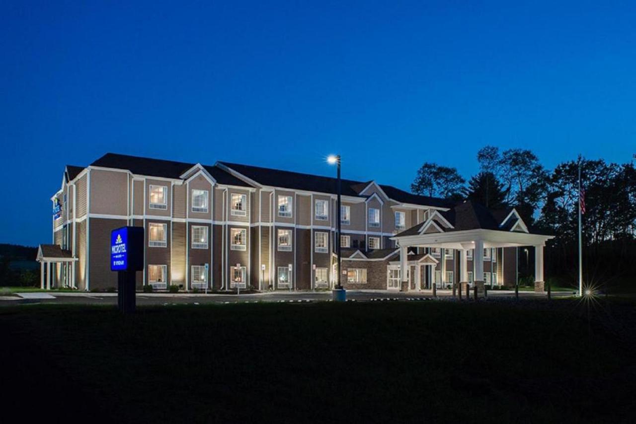 Microtel Inn & Suites By Wyndham Amsterdam Ny Exterior photo